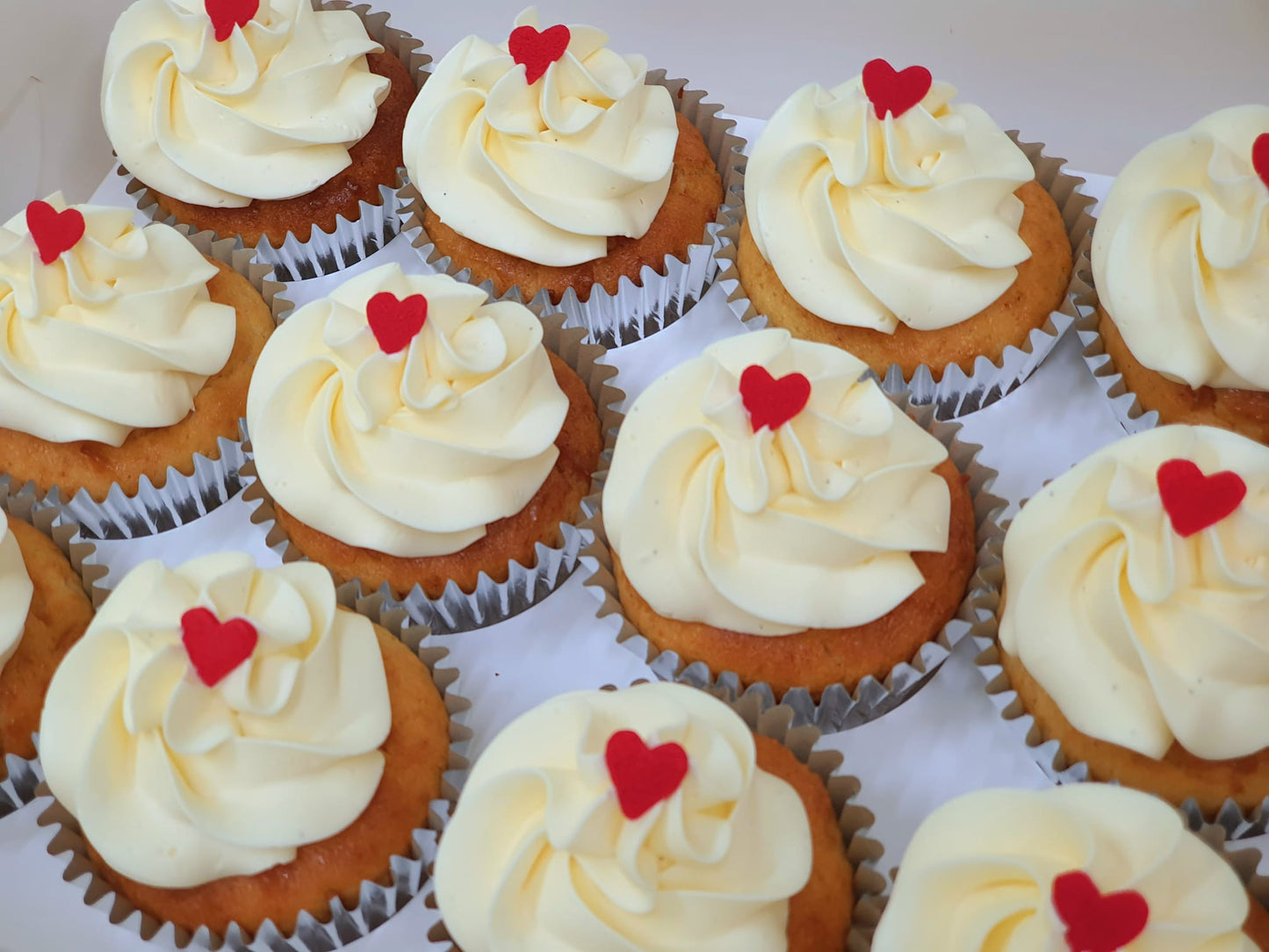 Vanilla Cupcakes (Box of 12)