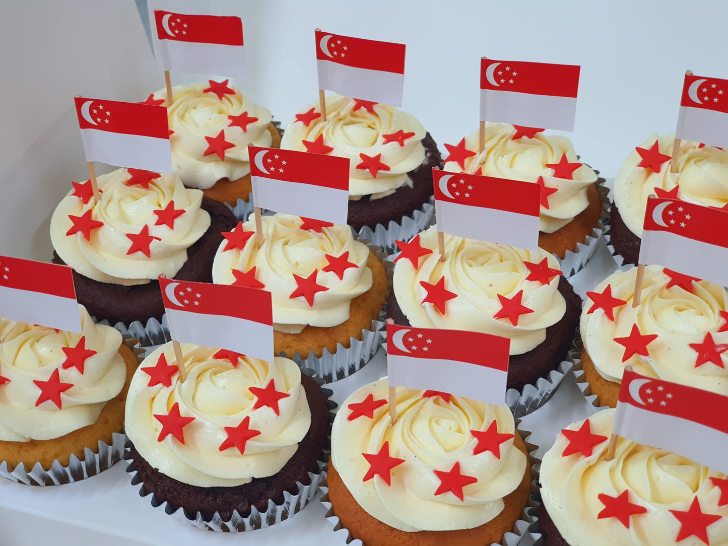 SG National Day Cupcakes (Box of 12) - Flag Up for Singapore!