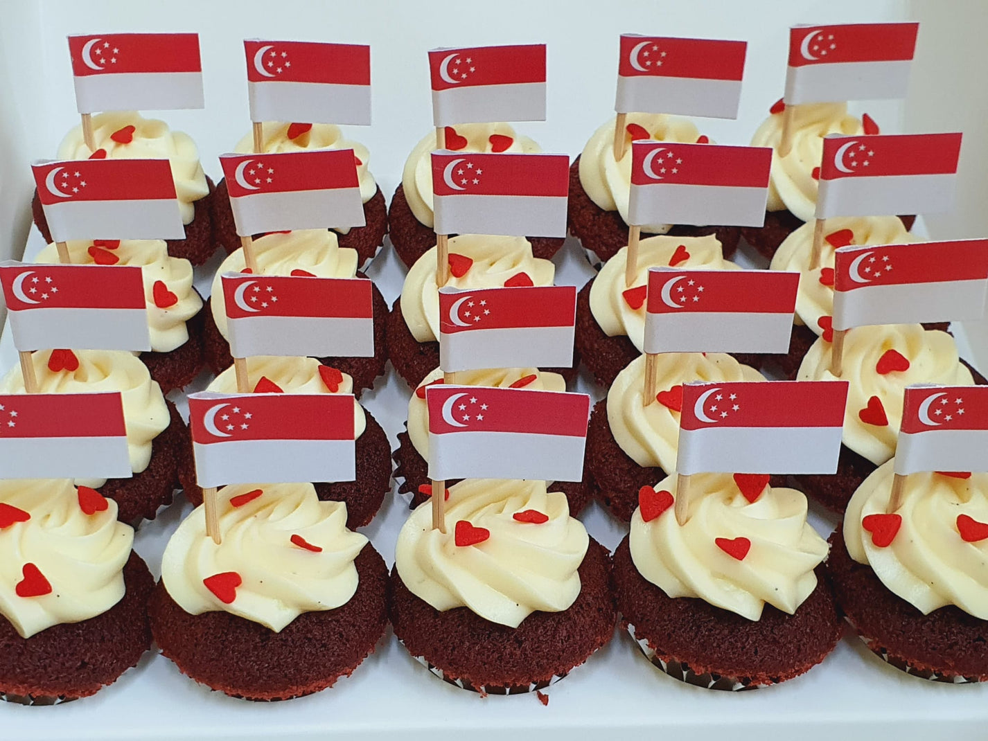 SG National Day Mini Cupcakes Flag Topper (Box of 20) Singapore
