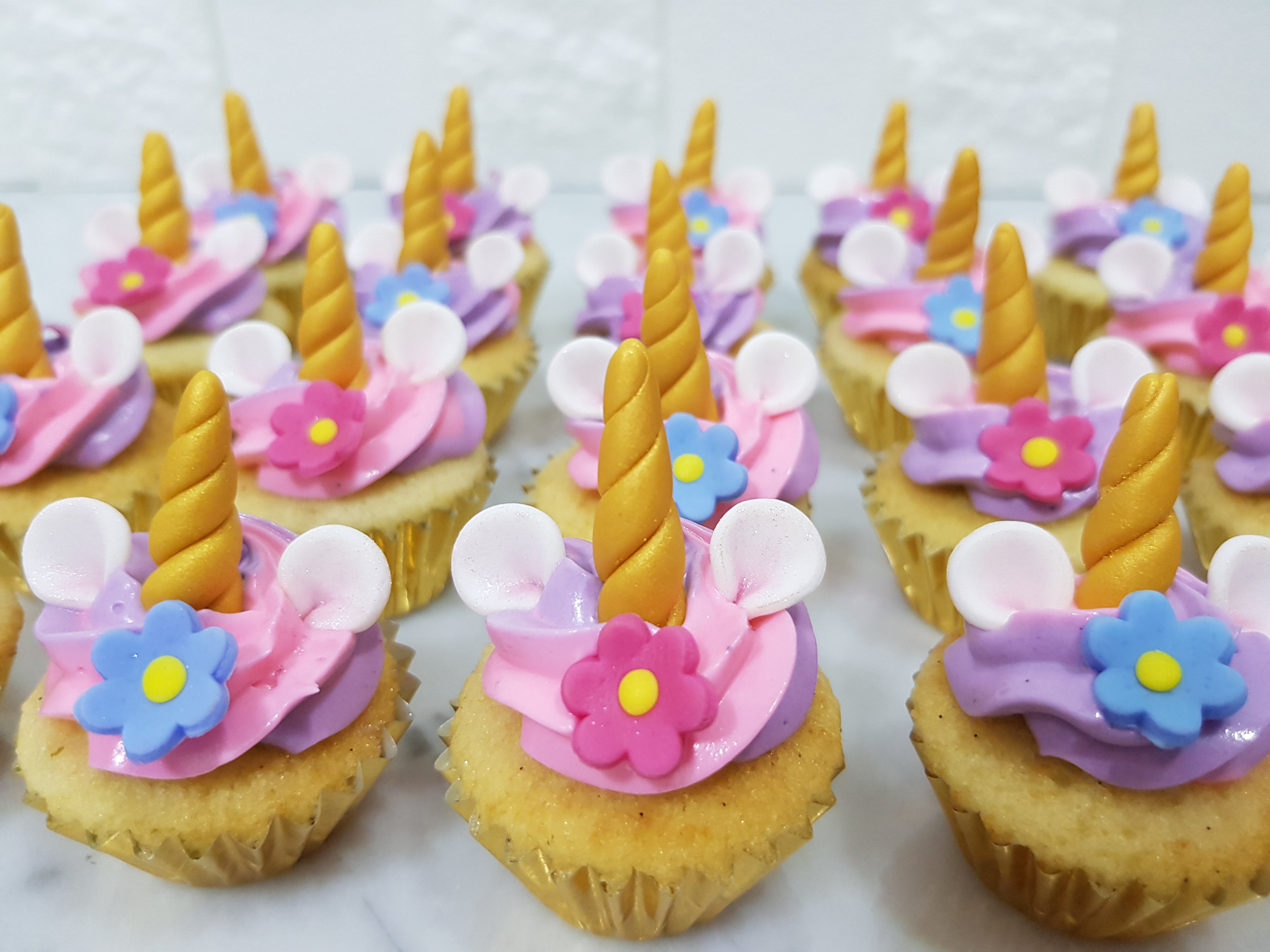 Unicorn Mini Cupcakes (Box of 20) :: Birthday cake Singapore ...